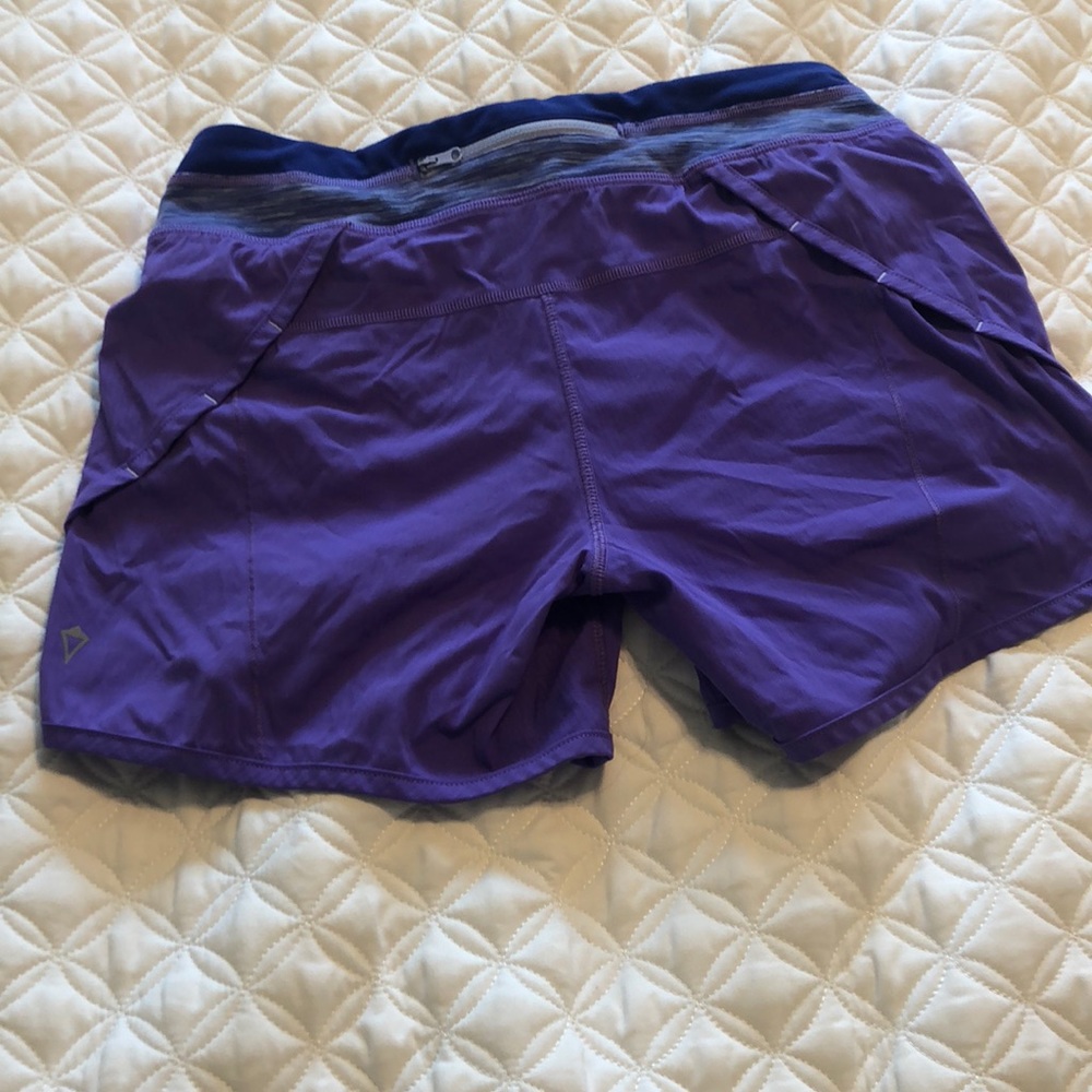 Ivivva relay shorts